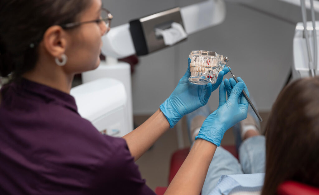 Comment bien choisir sa prothèse dentaire, on vous dit tout !