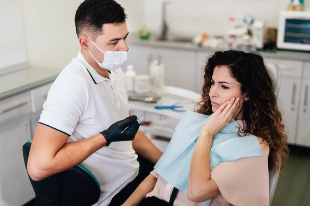 Des douleurs à la mâchoire ? C'est peut-être l'ATM. Parlez-en à votre dentiste.